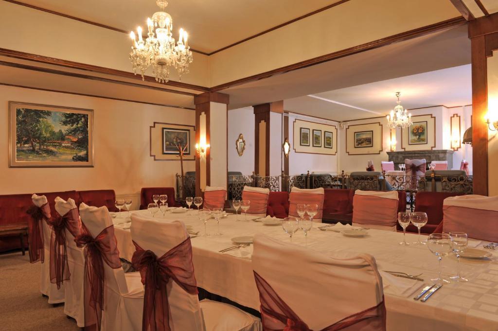 Sumarice Hotel Kragujevac Buitenkant foto