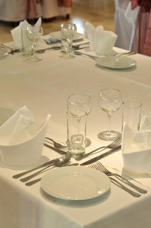 Sumarice Hotel Kragujevac Buitenkant foto